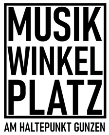 Hinweis auf den Musilwinkelplatz am Haltepunkt Gunzen